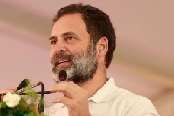 Hanuman Garhi priest offers his residence to Rahul