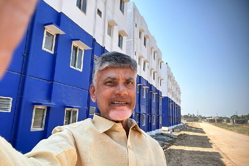 Chandrababu Naidu's selfie challenge to Jagan