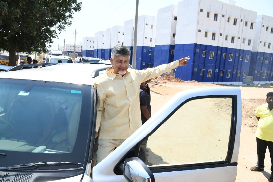 Chandrababu Naidu's selfie challenge a publicity stunt, says Jagan