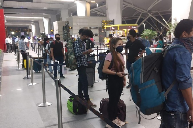 Man makes bomb threat during security check at Delhi airport