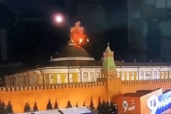 Video footage emerges of Ukrainian drone attack on Kremlin