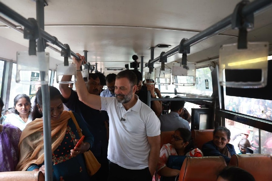 Rahul Gandhi travels in bus in Bengaluru, interacts with public