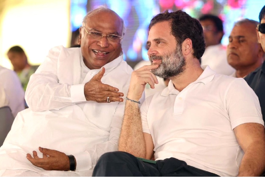 Karnataka polls: Kharge, Rahul urge people to vote for 'progressive govt'