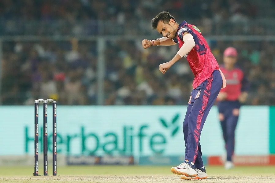 RR vs KKR: Yuzvendra Chahal becomes the highest wicket-taker in IPL, surpasses Dwayne Bravo