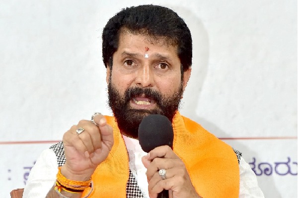 BJP's C.T. Ravi trails on home turf