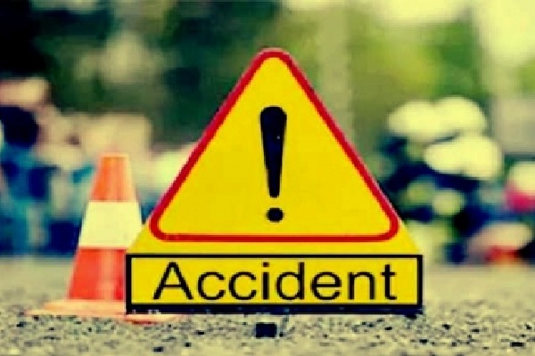 Four students killed in car crash in Hyderabad