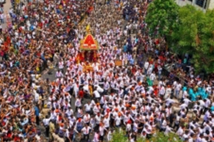 Tragedy strikes Rath Yatra in Ahmedabad: One dead, several injured as balcony collapses