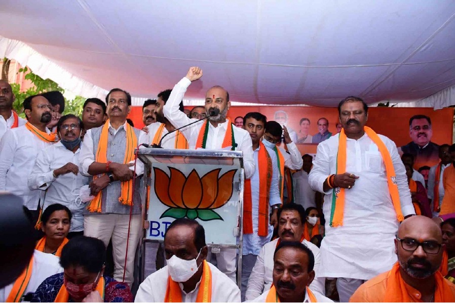 Telangana BJP on a sticky wicket due to internal dissent, K'taka result