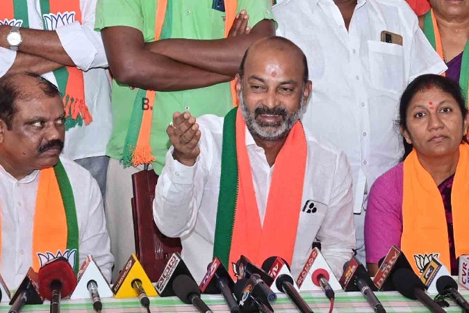 Telangana BJP chief dubs BRS ‘Burglars Robbers Samithi’