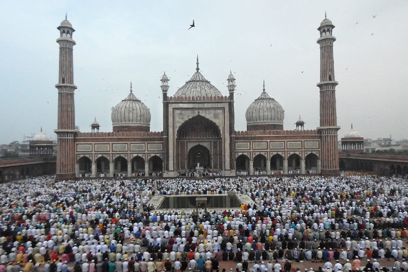 PM Modi, Rahul greet people on Eid-ul-Adha