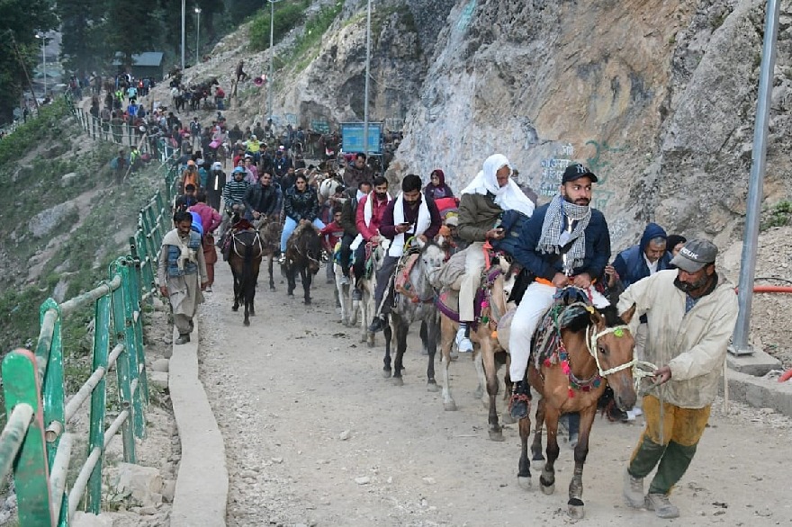 Over 10,000 perform Amaranth Yatra on day two