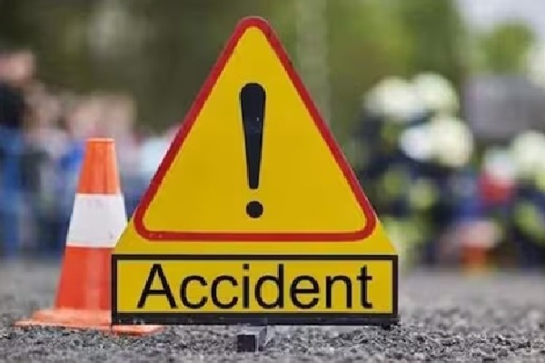 Speeding car crushes two walkers to death in Hyderabad