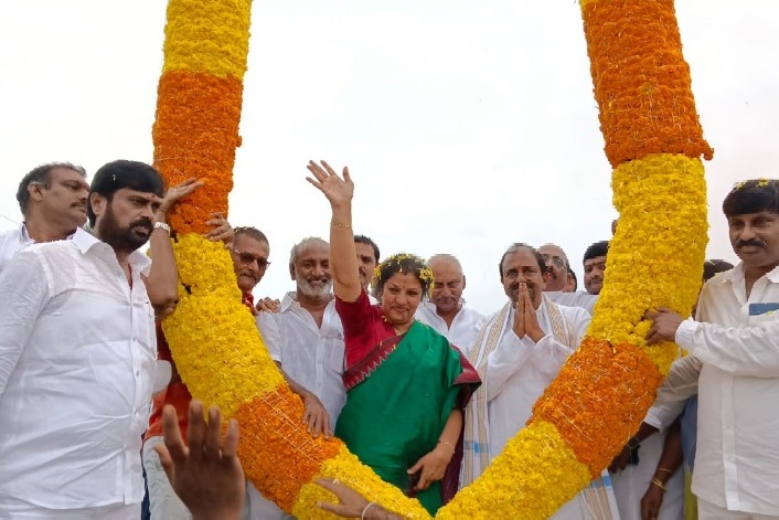 Purandeswari takes charge as Andhra BJP chief, attacks Jagan government