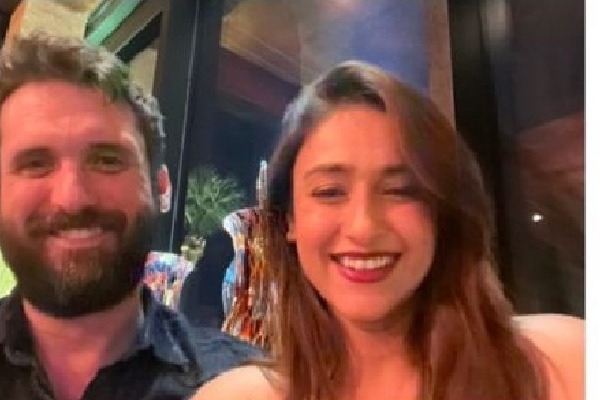 Ileana D'Cruz finally reveals her mystery man, shares pics from date night