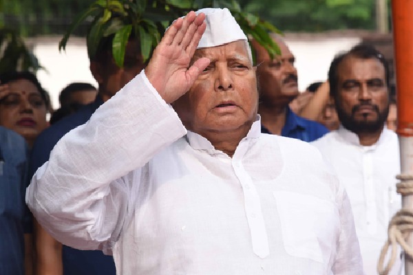 'Modi hoisting Tricolour from Red Fort for last time': Lalu Prasad