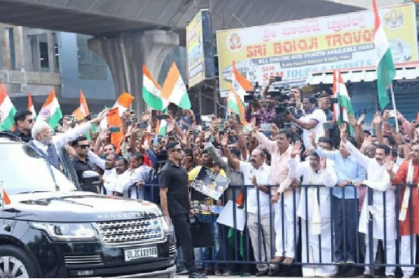 PM Modi's B’luru visit: Pic of K’taka BJP leaders standing behind barricade goes viral