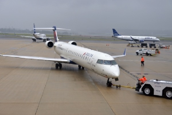 11 people hospitalised after severe turbulence on Milan-Atlanta Delta flight