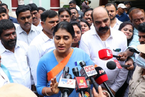 Sharmila eyes key post in Congress, 15 Assembly tickets