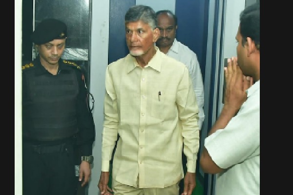 'Case against Chandrababu Naidu fit to be quashed', says ex-CBI director