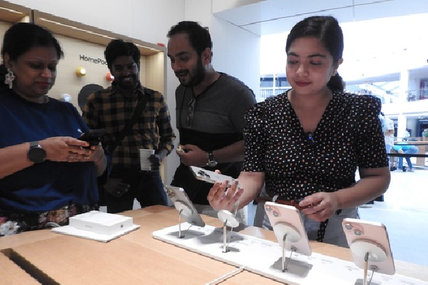 ‘Make in India’ iPhones now out as hundreds queue up to own new Apple devices