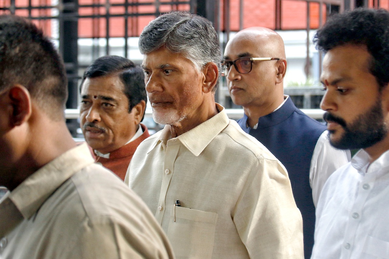 Chandrababu's Bail and CID's Custody Petitions Hearing Adjourned to Tomorrow