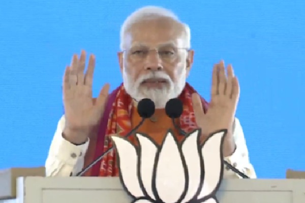 Two family-run parties stifled Telangana’s development: PM Modi