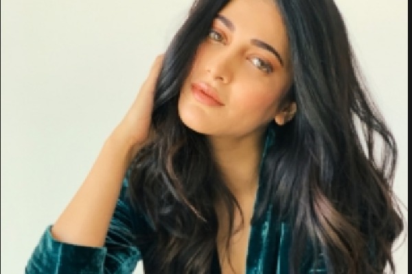 Shruti Haasan rocks out to Bettye La Vette track ‘When a Woman’s Had Enough’ on social media