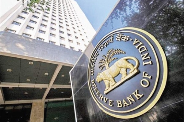 RBI doubles gold loans limit to Rs 4L for UCBs under bullet scheme