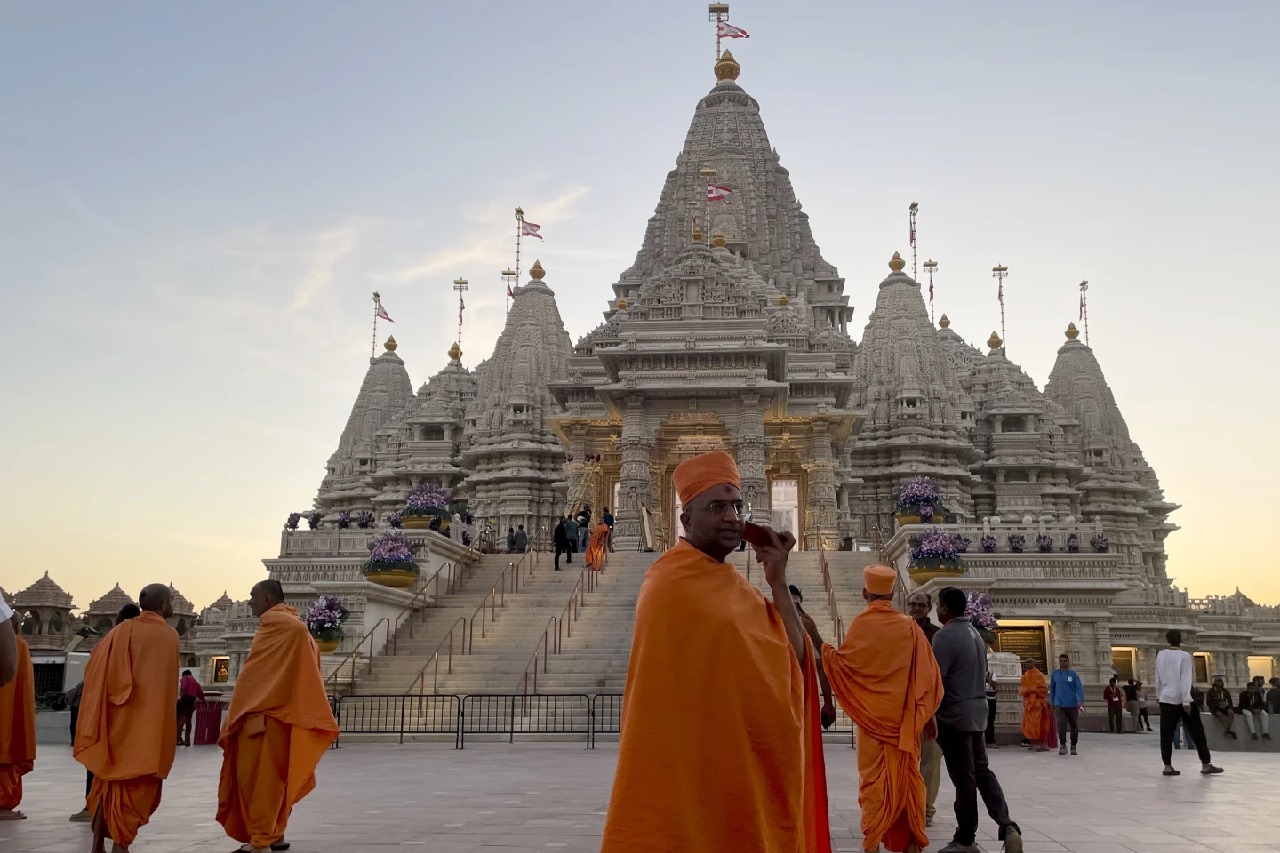 Largest Hindu temple outside Asia to open for public in New Jersey on Oct 18