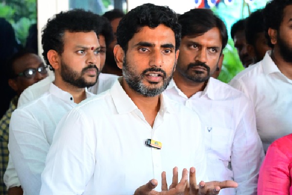 Lokesh appears before CID for 2nd day in Amaravati case