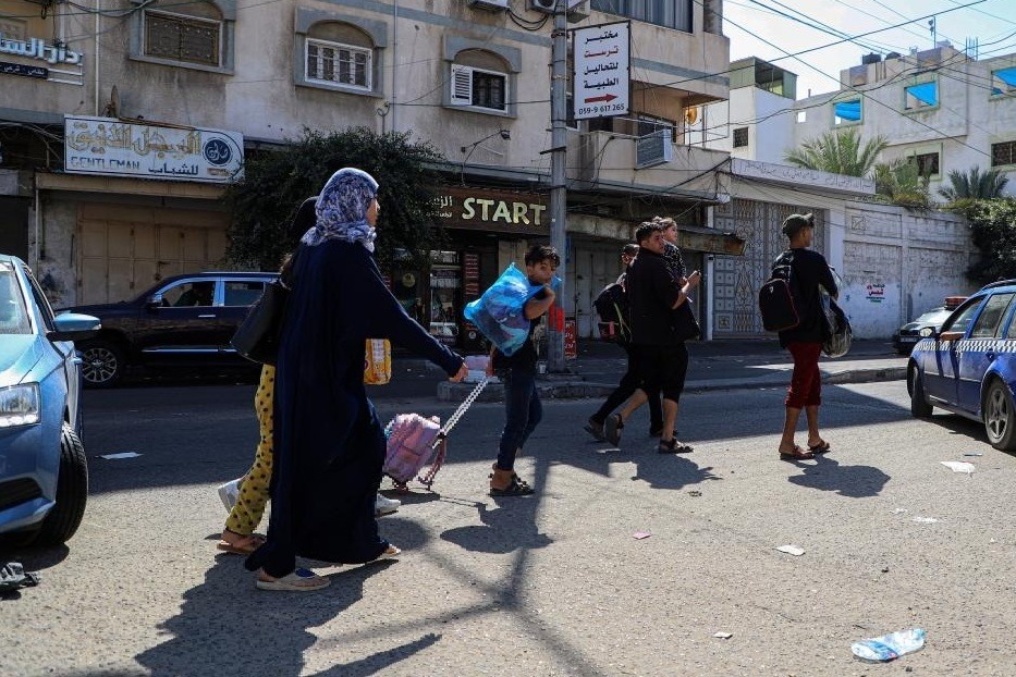 People from Gaza should evacuate between 10 a.m to 4 p.m: IDF