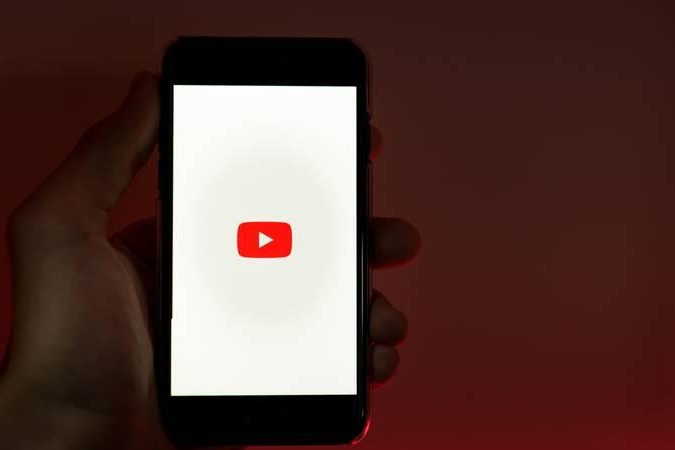 IT Ministry asks YouTube to label fake news channels with 'unverified' disclaimer