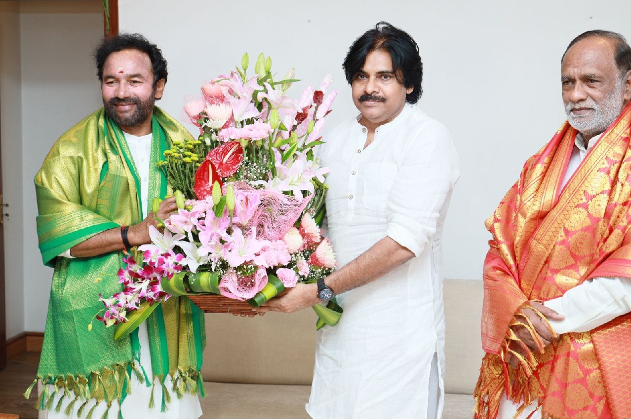 Telangana BJP leaders discuss possible alliance with Pawan Kalyan