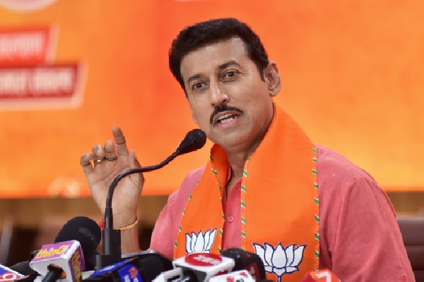 Priyanka Gandhi can go to meet lions, but not rape victims: Rajyavardhan Rathore