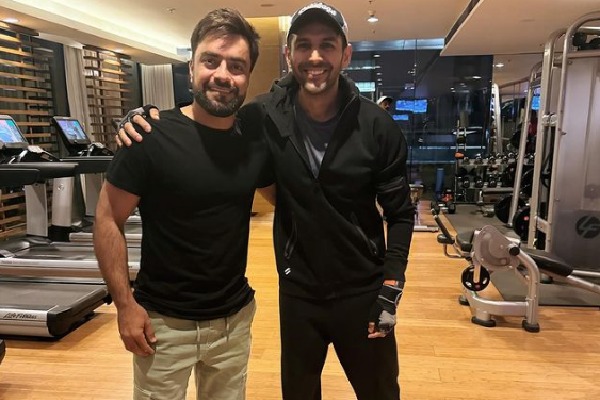 Kartik Aaryan meets Afghan cricketer Rashid Khan at gym