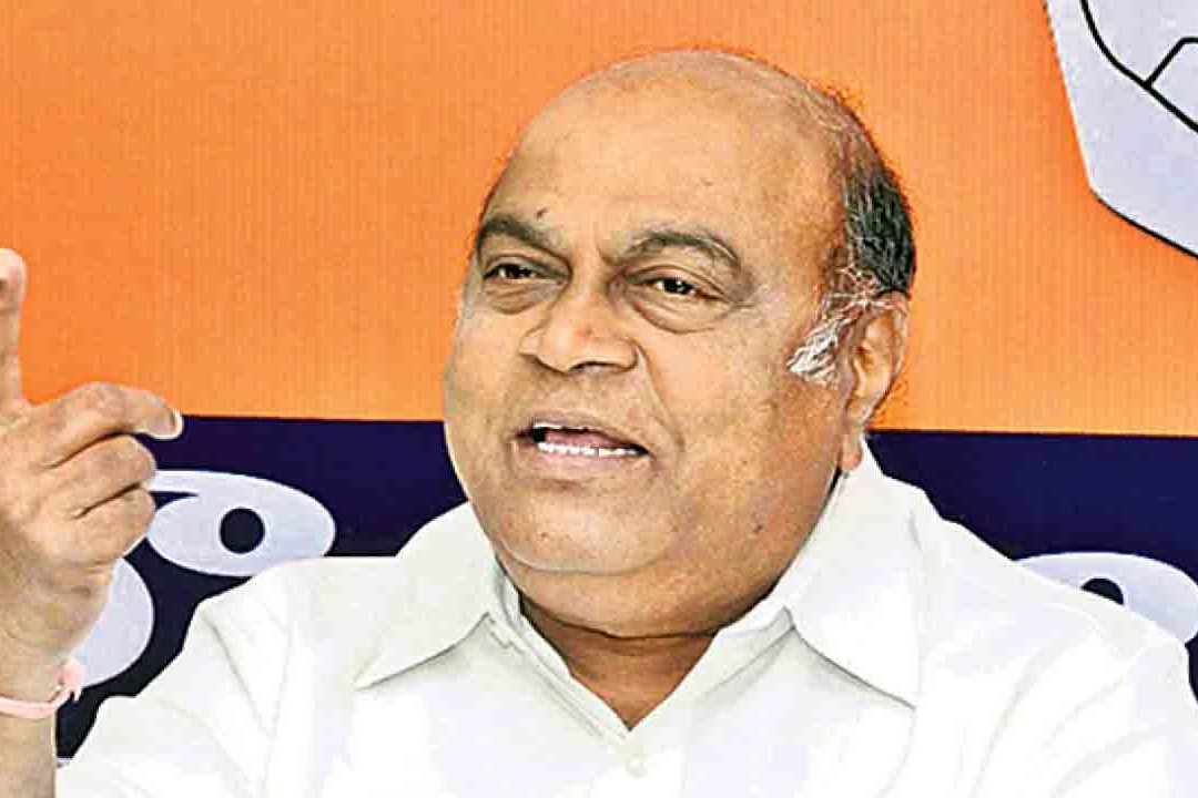 Jolt to Telangana Congress as ex-minister Nagam quits