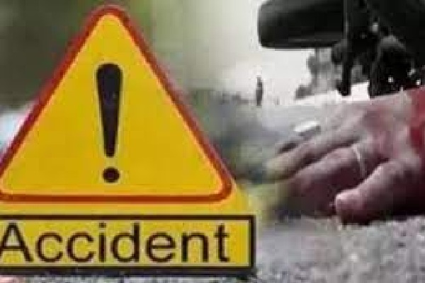 Woman killed, five injured as tourist bus falls into forest trench in Karnataka