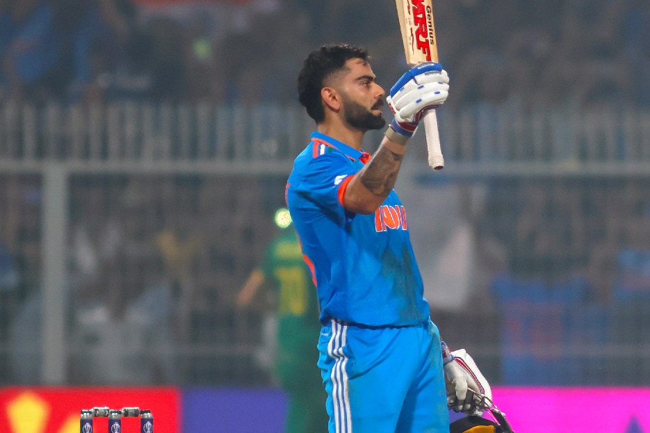 Men’s ODI WC: Kohli’s record 49th ton, Shreyas' 77 help India surge to 326/5 against South Africa