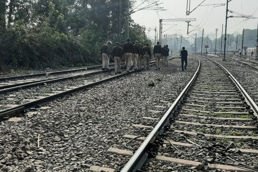 Railways to take care of kids living around rail tracks