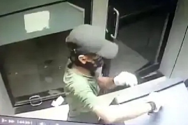 Thieves spray black paint on CCTV camera, loot over Rs 5 lakh from ATM in Delhi