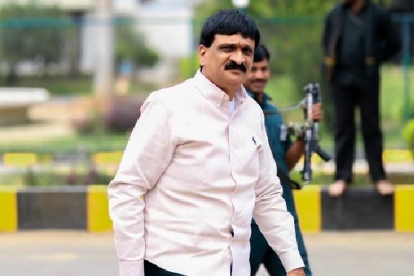 BRS turncoat makes Malkajgiri a battle of egos for miffed KCR