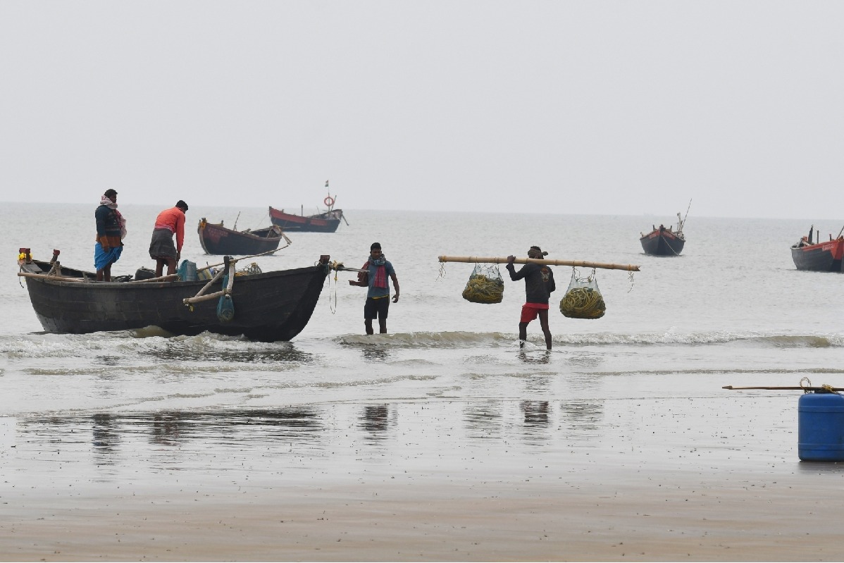 Boat with 40 fishers missing in Arabian Sea, search op launched