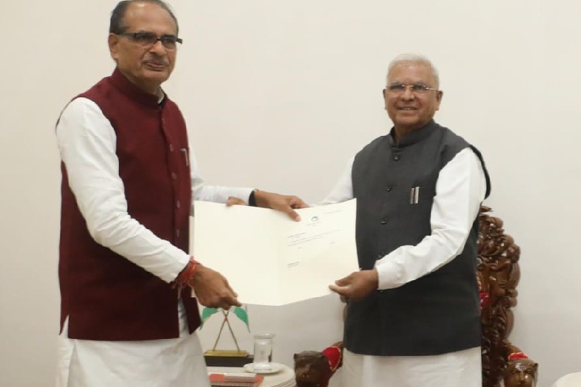 Shivraj Singh Chouhan tenders resignation to MP Governor