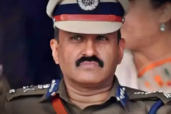 'Roam in Guwahati without security', ULFA-I dares Assam DGP