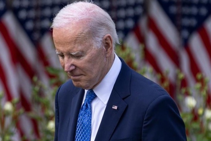 Car plows into Biden's motorcade outside Delaware campaign headquarters