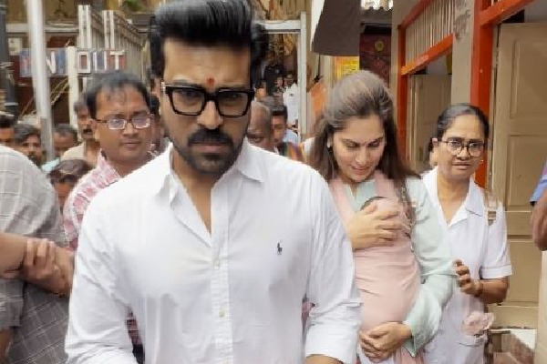 Ram Charan visits Mahalaxmi temple in Mumbai with wife Upasana,
 daughter Klin Kaara