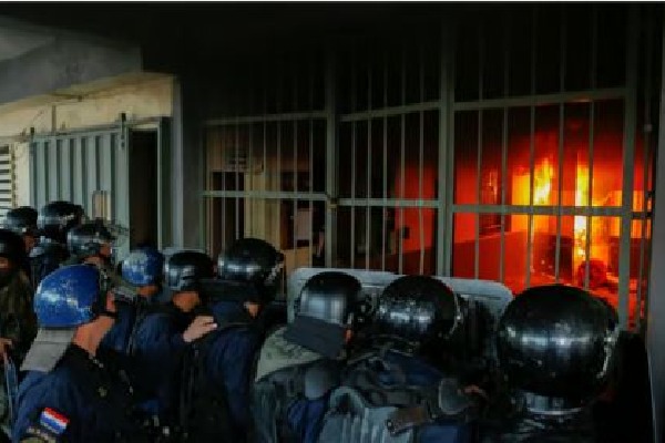 2 inmates killed, 6 injured in Uruguayan prison fire