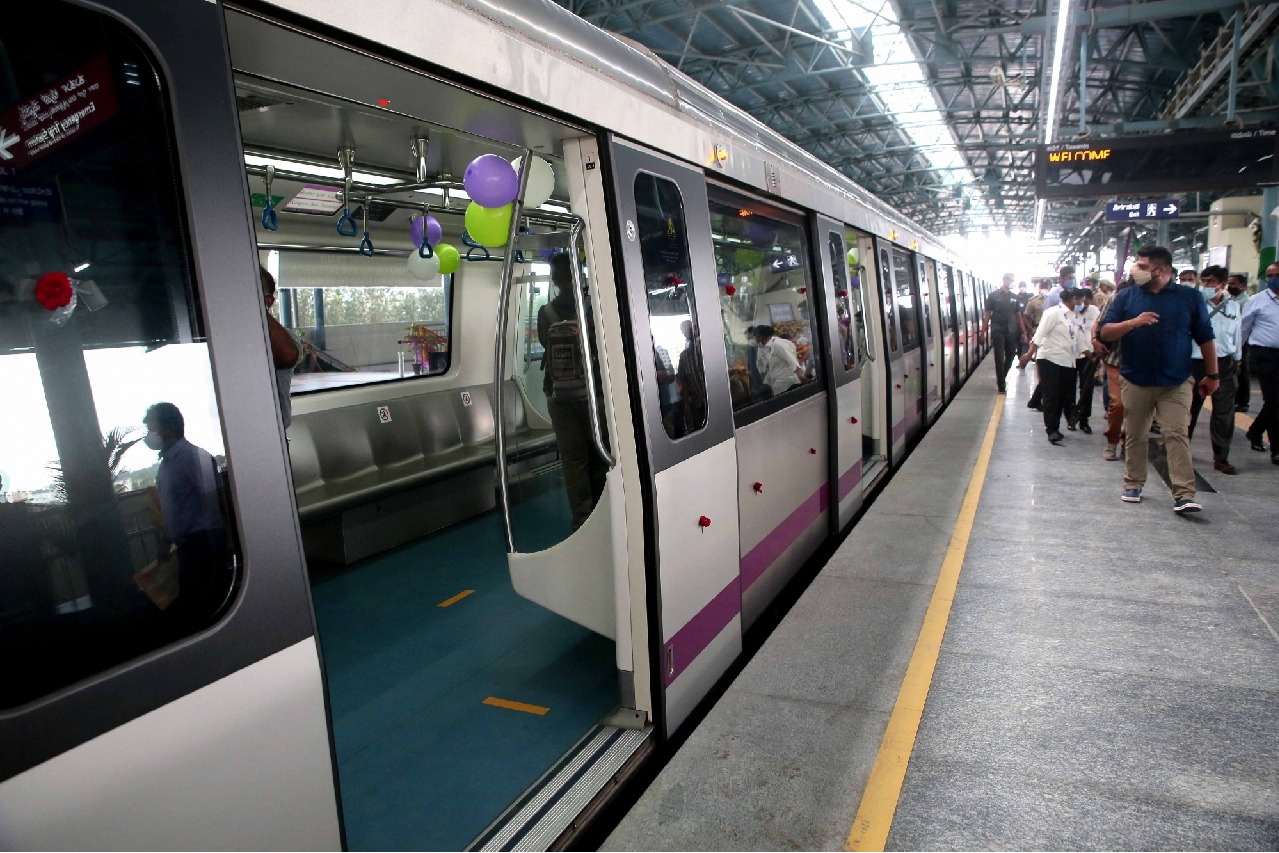 Woman jumps on Bengaluru Metro track to retrieve dropped phone