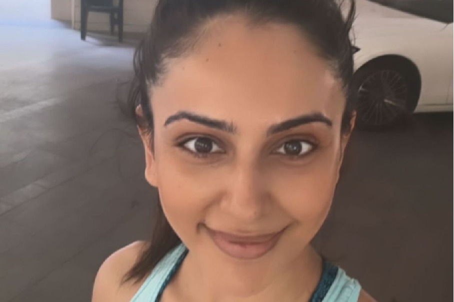 Rakul Preet Singh sweats away New Year’s feasts, drops glimpse of first workout