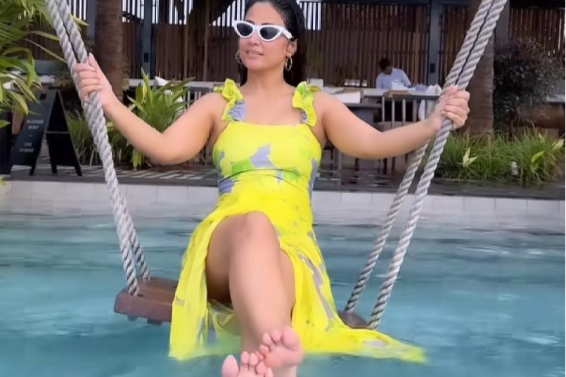 Hina Khan makes splash with swimming video to beats of Ranbir Kapoor's song 'Pehle Bhi Main'